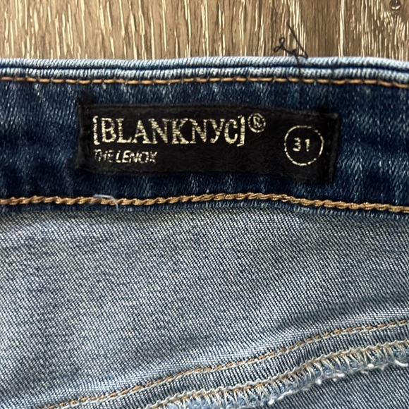 BlankNYC raw hem denim short. Size 31. GUC - Picture 2 of 4